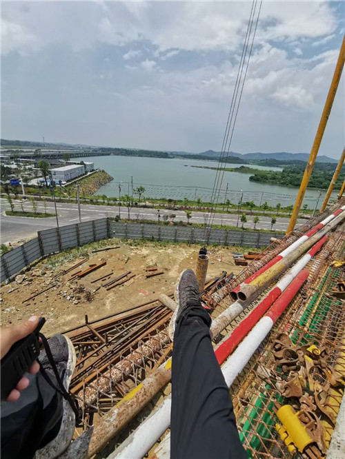 大安市作业中发生设备损坏或人员意外，责任怎么划分？