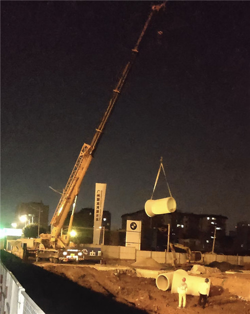 大安市“弯臂矫正”—— 吊车的 “形变补偿” 技术