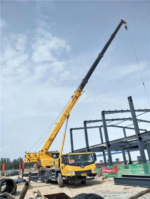 大安市超高层建筑钢结构吊装案例